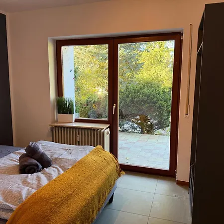 Frankfurt Work And Rest- 4 Bedrooms- 2 Wcs- Free Parking- 5 Queen Size Beds- Fast Wifi- Roller Shutters Apartmán Rodenbach (Main-Kinzig)