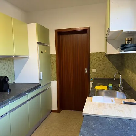 Frankfurt Work And Rest- 4 Bedrooms- 2 Wcs- Free Parking- 5 Queen Size Beds- Fast Wifi- Roller Shutters アパート