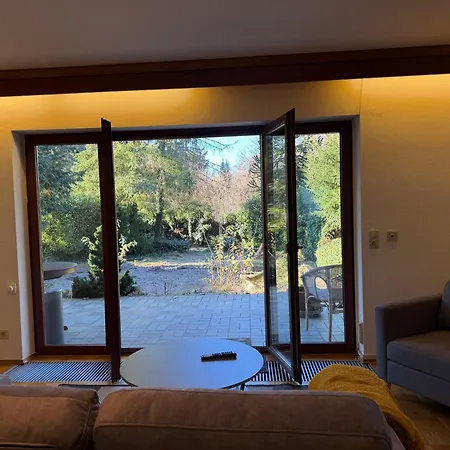 Apartmán Frankfurt Work And Rest- 4 Bedrooms- 2 Wcs- Free Parking- 5 Queen Size Beds- Fast Wifi- Roller Shutters Rodenbach (Main-Kinzig)