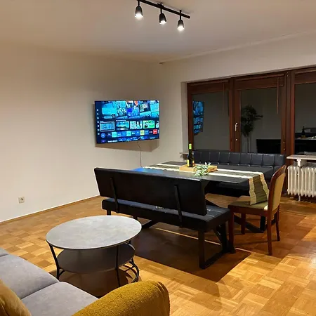 アパート Frankfurt Work And Rest- 4 Bedrooms- 2 Wcs- Free Parking- 5 Queen Size Beds- Fast Wifi- Roller Shutters