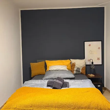 Apartmán Frankfurt Work And Rest- 4 Bedrooms- 2 Wcs- Free Parking- 5 Queen Size Beds- Fast Wifi- Roller Shutters