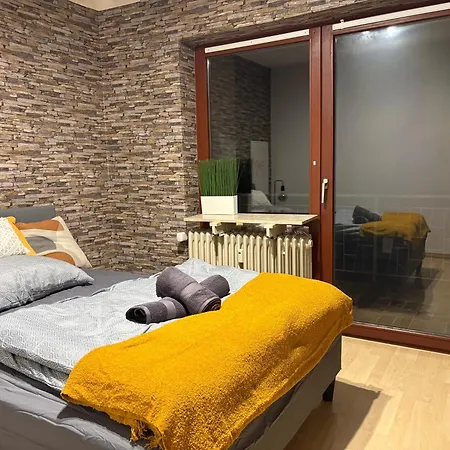 アパート Frankfurt Work And Rest- 4 Bedrooms- 2 Wcs- Free Parking- 5 Queen Size Beds- Fast Wifi- Roller Shutters *