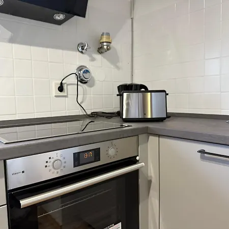 Apartmán Frankfurt Work And Rest- 4 Bedrooms- 2 Wcs- Free Parking- 5 Queen Size Beds- Fast Wifi- Roller Shutters Rodenbach (Main-Kinzig)