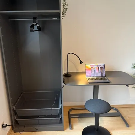 アパート Frankfurt Work And Rest- 4 Bedrooms- 2 Wcs- Free Parking- 5 Queen Size Beds- Fast Wifi- Roller Shutters *