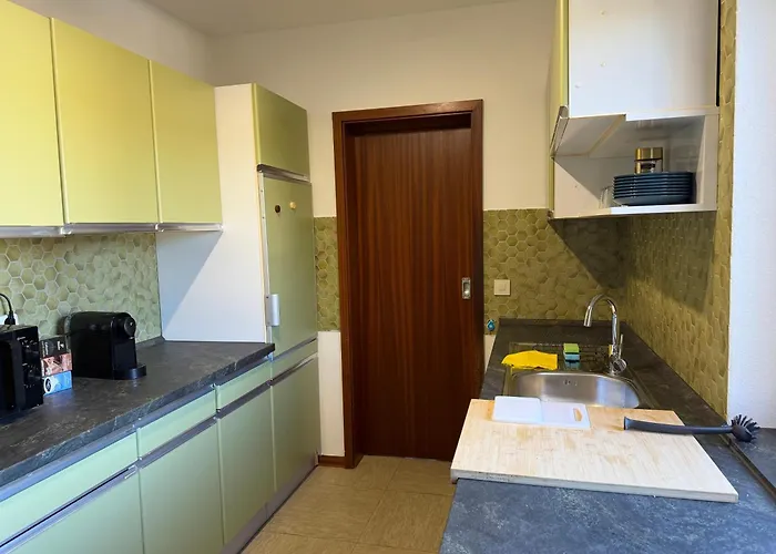 Frankfurt Work&rest- 4 Bedrooms- 2 Wcs- Free Parking- 5 Queen Size Beds- Fast Wifi- Roller Shutters Appartement