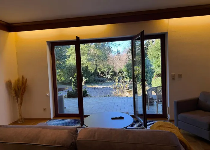 Appartement Frankfurt Work&rest- 4 Bedrooms- 2 Wcs- Free Parking- 5 Queen Size Beds- Fast Wifi- Roller Shutters