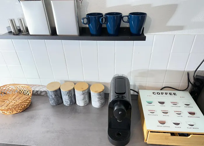 Appartement Frankfurt Work&rest- 4 Bedrooms- 2 Wcs- Free Parking- 5 Queen Size Beds- Fast Wifi- Roller Shutters Rodenbach (Main-Kinzig)