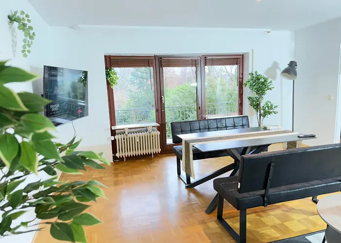 Appartement Frankfurt Work&rest- 4 Bedrooms- 2 Wcs- Free Parking- 5 Queen Size Beds- Fast Wifi- Roller Shutters *