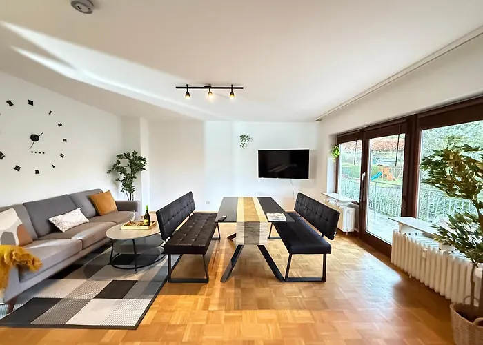 Appartement Frankfurt Work&rest- 4 Bedrooms- 2 Wcs- Free Parking- 5 Queen Size Beds- Fast Wifi- Roller Shutters Rodenbach (Main-Kinzig)