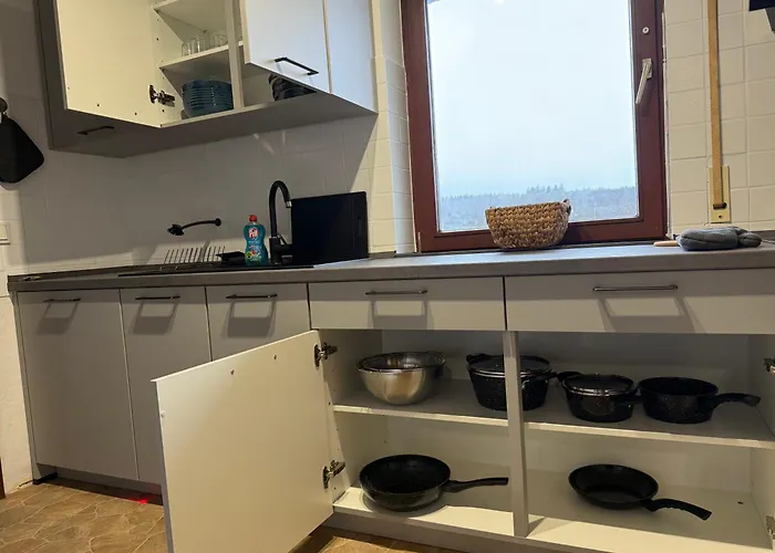 Frankfurt Work&rest- 4 Bedrooms- 2 Wcs- Free Parking- 5 Queen Size Beds- Fast Wifi- Roller Shutters Appartement *